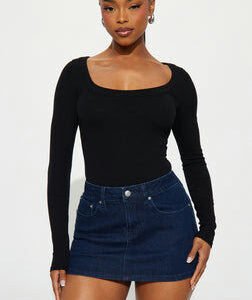 Bella Basic Scoop Neck Ribbed Top - Black